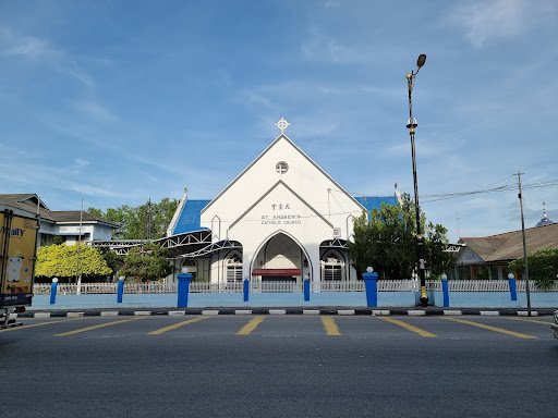Gereja Katolik Santo Andrew (1909/1604)